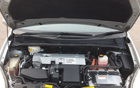 Toyota Prius, 2011 год, 1 299 000 рублей, 11 фотография