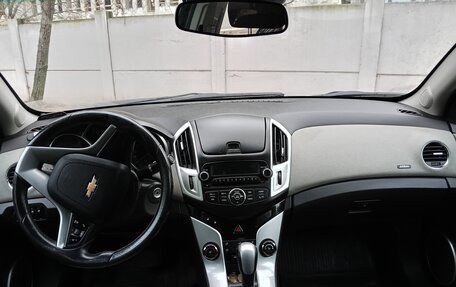 Chevrolet Cruze II, 2015 год, 800 000 рублей, 5 фотография