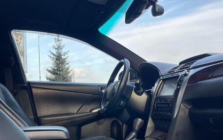 Toyota Camry, 2018 год, 1 890 000 рублей, 6 фотография