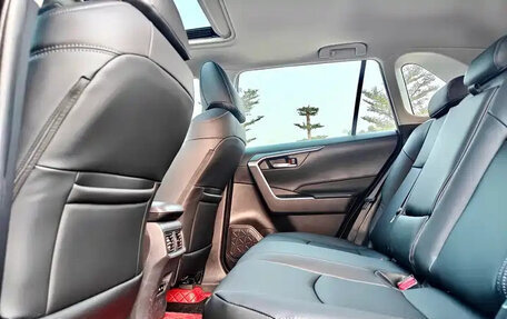 Toyota RAV4, 2021 год, 1 999 155 рублей, 17 фотография