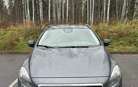 Volvo V40 II рестайлинг, 2013 год, 1 600 000 рублей, 2 фотография