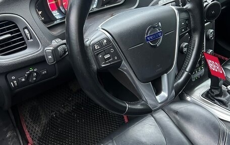 Volvo V40 II рестайлинг, 2013 год, 1 600 000 рублей, 7 фотография