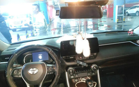 Toyota RAV4, 2022 год, 2 550 000 рублей, 6 фотография