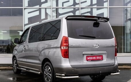 Hyundai Grand Starex Grand Starex I рестайлинг 2, 2019 год, 3 320 000 рублей, 2 фотография