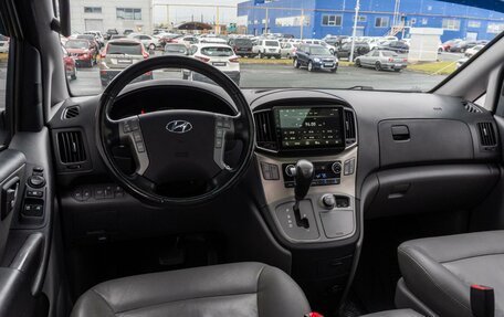 Hyundai Grand Starex Grand Starex I рестайлинг 2, 2019 год, 3 320 000 рублей, 6 фотография