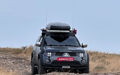 Mitsubishi L200 IV рестайлинг, 2007 год, 3 350 000 рублей, 30 фотография