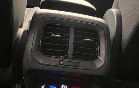 Volkswagen Tiguan II, 2018 год, 2 700 000 рублей, 17 фотография