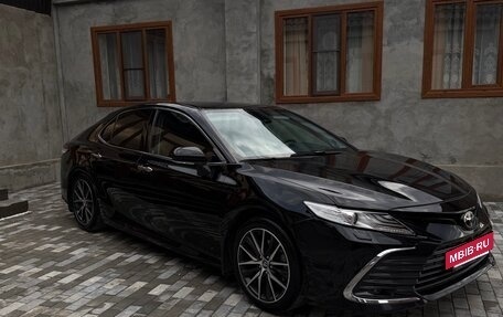 Toyota Camry, 2019 год, 2 850 000 рублей, 4 фотография