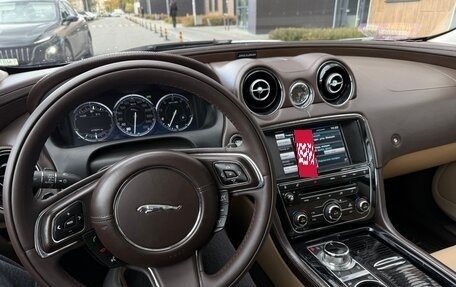 Jaguar XJ IV (X351), 2015 год, 1 680 000 рублей, 13 фотография