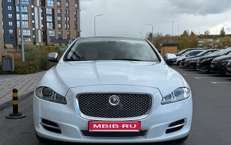 Jaguar XJ IV (X351), 2015 год, 1 680 000 рублей, 8 фотография