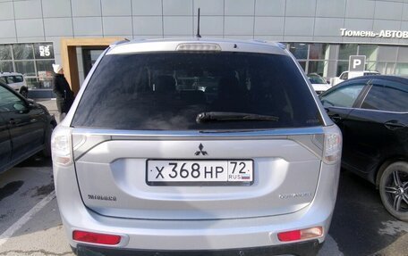 Mitsubishi Outlander III рестайлинг 3, 2014 год, 1 362 353 рублей, 8 фотография