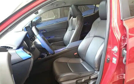 Toyota C-HR I рестайлинг, 2021 год, 1 800 155 рублей, 9 фотография