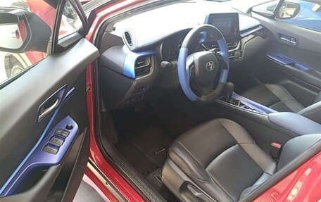 Toyota C-HR I рестайлинг, 2021 год, 1 800 155 рублей, 8 фотография