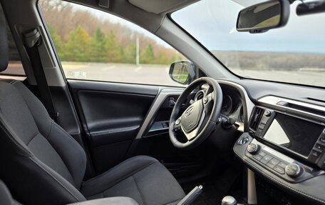 Toyota RAV4, 2017 год, 3 120 000 рублей, 9 фотография