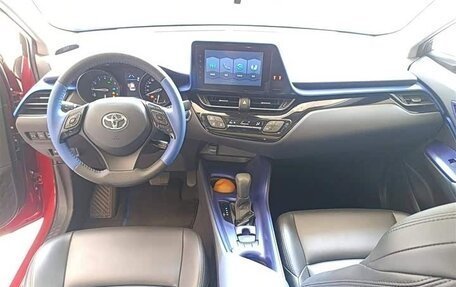 Toyota C-HR I рестайлинг, 2021 год, 1 800 155 рублей, 16 фотография