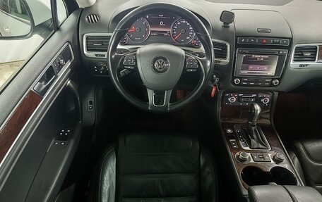 Volkswagen Touareg III, 2015 год, 2 499 000 рублей, 11 фотография