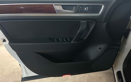 Volkswagen Touareg III, 2015 год, 2 499 000 рублей, 19 фотография