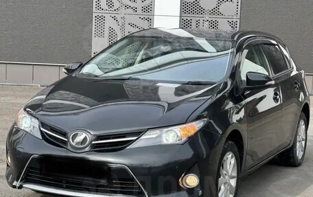 Toyota Auris II, 2013 год, 1 050 000 рублей, 2 фотография