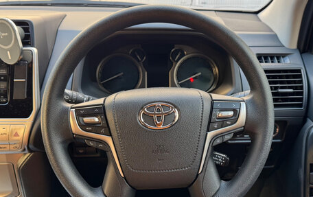 Toyota Land Cruiser Prado 150 рестайлинг 2, 2021 год, 4 550 000 рублей, 24 фотография