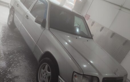 Mercedes-Benz E-Класс, 1993 год, 560 000 рублей, 7 фотография