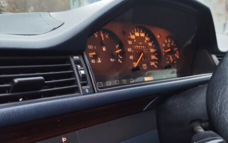 Mercedes-Benz E-Класс, 1993 год, 560 000 рублей, 17 фотография