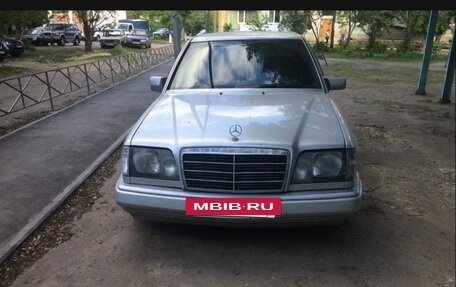 Mercedes-Benz E-Класс, 1993 год, 560 000 рублей, 20 фотография
