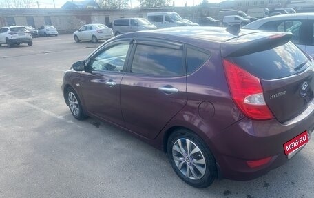 Hyundai Solaris II рестайлинг, 2012 год, 550 000 рублей, 3 фотография