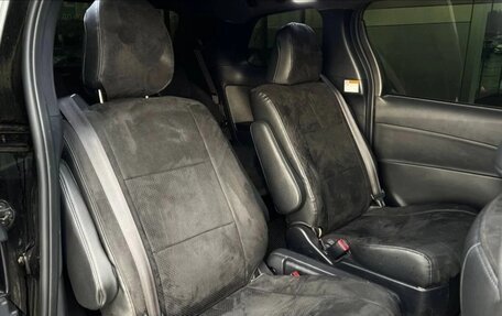 Toyota Estima III рестайлинг -2, 2018 год, 2 777 777 рублей, 20 фотография