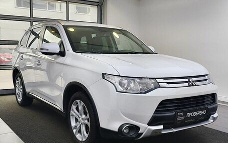 Mitsubishi Outlander III рестайлинг 3, 2014 год, 1 449 000 рублей, 3 фотография