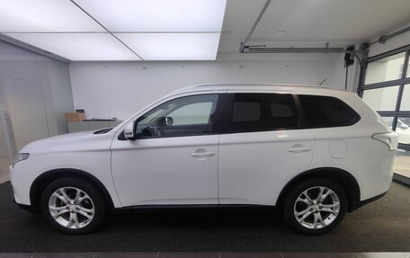 Mitsubishi Outlander III рестайлинг 3, 2014 год, 1 449 000 рублей, 10 фотография