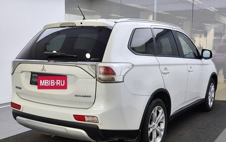 Mitsubishi Outlander III рестайлинг 3, 2014 год, 1 449 000 рублей, 6 фотография