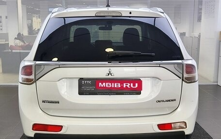 Mitsubishi Outlander III рестайлинг 3, 2014 год, 1 449 000 рублей, 7 фотография
