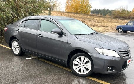 Toyota Camry, 2011 год, 1 170 000 рублей, 2 фотография