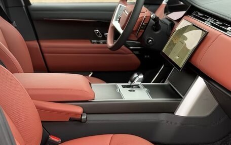 Land Rover Range Rover IV рестайлинг, 2024 год, 29 000 000 рублей, 9 фотография