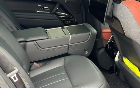 Land Rover Range Rover IV рестайлинг, 2024 год, 29 000 000 рублей, 17 фотография