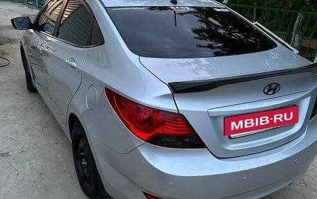 Hyundai Solaris II рестайлинг, 2012 год, 800 000 рублей, 4 фотография