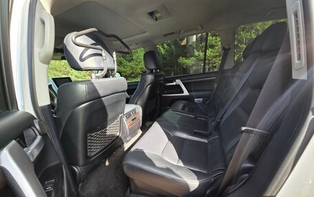 Toyota Land Cruiser 200, 2018 год, 7 000 000 рублей, 11 фотография