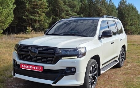 Toyota Land Cruiser 200, 2018 год, 7 000 000 рублей, 2 фотография