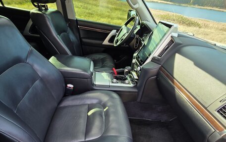 Toyota Land Cruiser 200, 2018 год, 7 000 000 рублей, 16 фотография