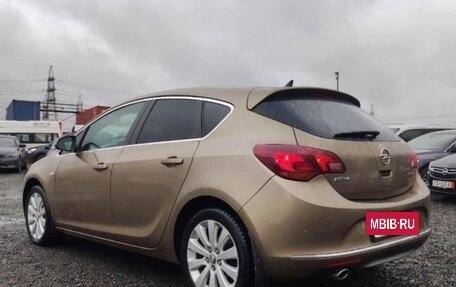 Opel Astra J, 2014 год, 990 000 рублей, 4 фотография