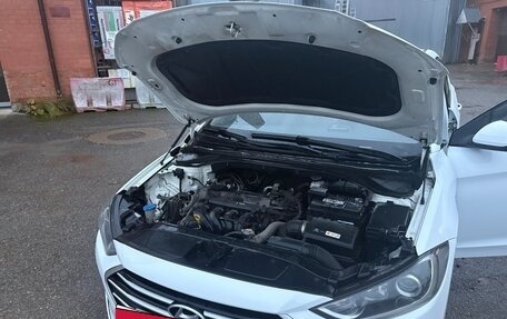 Hyundai Elantra VI рестайлинг, 2017 год, 1 550 000 рублей, 10 фотография