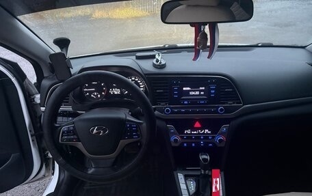 Hyundai Elantra VI рестайлинг, 2017 год, 1 550 000 рублей, 12 фотография