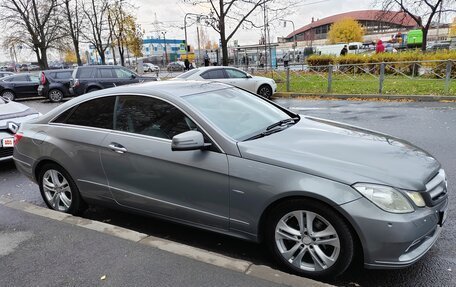 Mercedes-Benz E-Класс, 2010 год, 1 400 000 рублей, 2 фотография