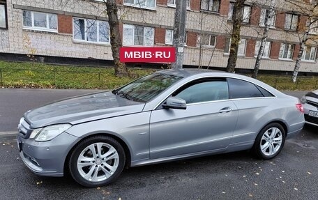 Mercedes-Benz E-Класс, 2010 год, 1 400 000 рублей, 4 фотография