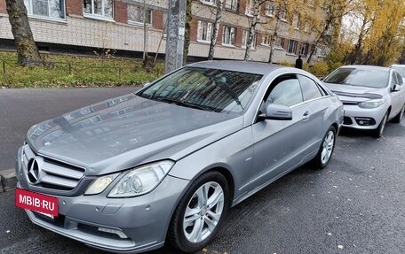 Mercedes-Benz E-Класс, 2010 год, 1 400 000 рублей, 3 фотография