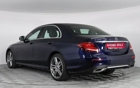 Mercedes-Benz E-Класс, 2020 год, 4 299 000 рублей, 7 фотография