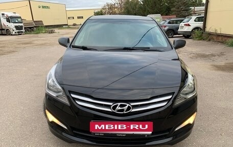 Hyundai Solaris II рестайлинг, 2015 год, 777 000 рублей, 2 фотография
