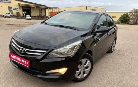 Hyundai Solaris II рестайлинг, 2015 год, 777 000 рублей, 1 фотография