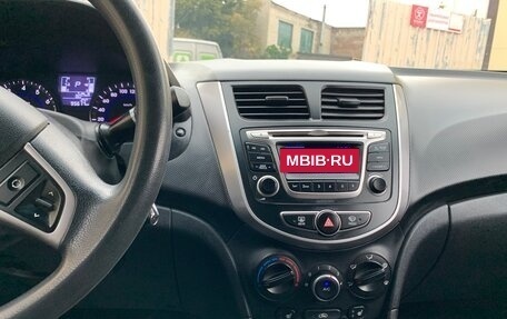 Hyundai Solaris II рестайлинг, 2015 год, 777 000 рублей, 11 фотография