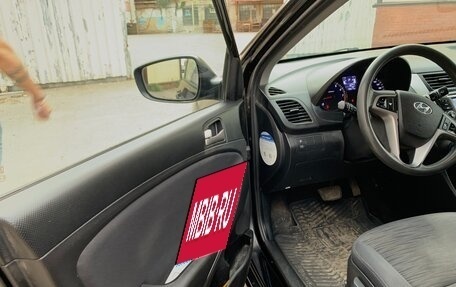 Hyundai Solaris II рестайлинг, 2015 год, 777 000 рублей, 13 фотография